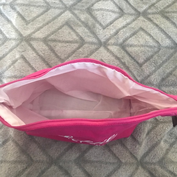 Make-Up Bag (Selfie Pre-Kit) - Picture 2 of 2